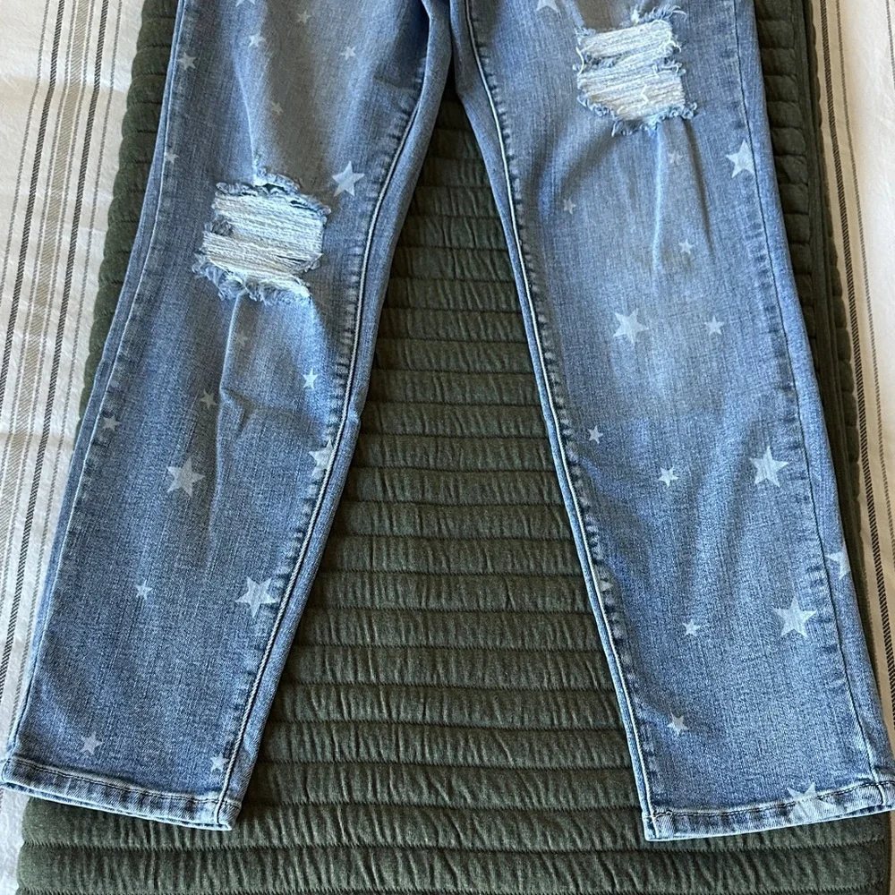 Judy Blue Light Blue Star Boyfriend Jeans - Picture 7 of 10